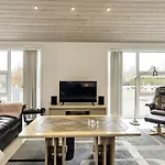 4 Star Holiday Home In Vaeggerlose *