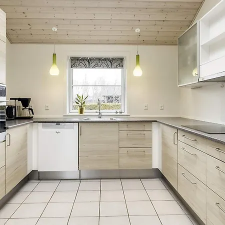 8 Person In Vaeggerlose-by Traum Boto By