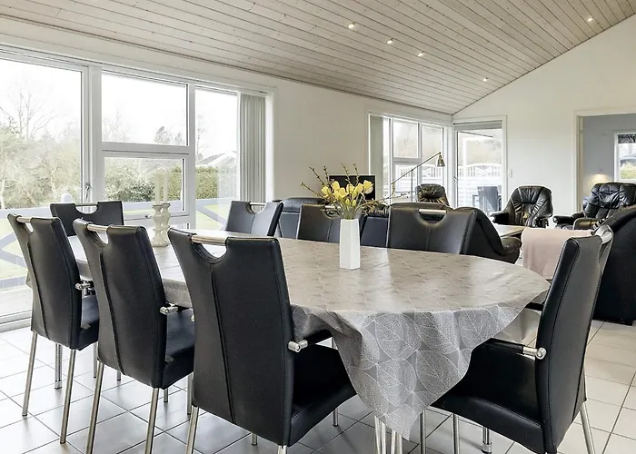 8 Person In Vaeggerlose-by Traum Bøtø By