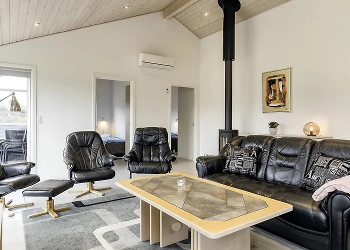 8 Person In Vaeggerlose-by Traum